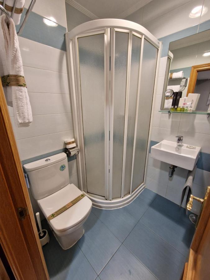 Hostal Fidalgo Oviedo Esterno foto