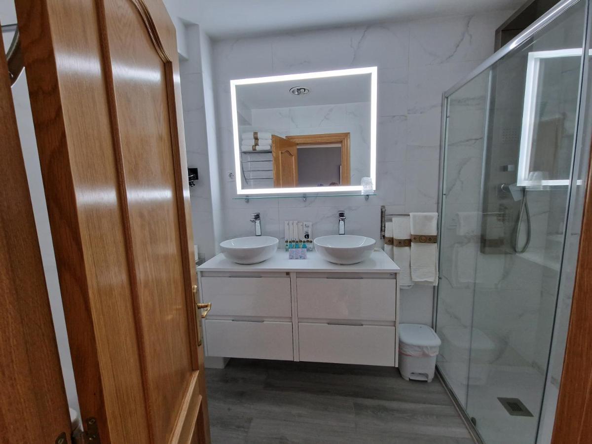 Hostal Fidalgo Oviedo Esterno foto