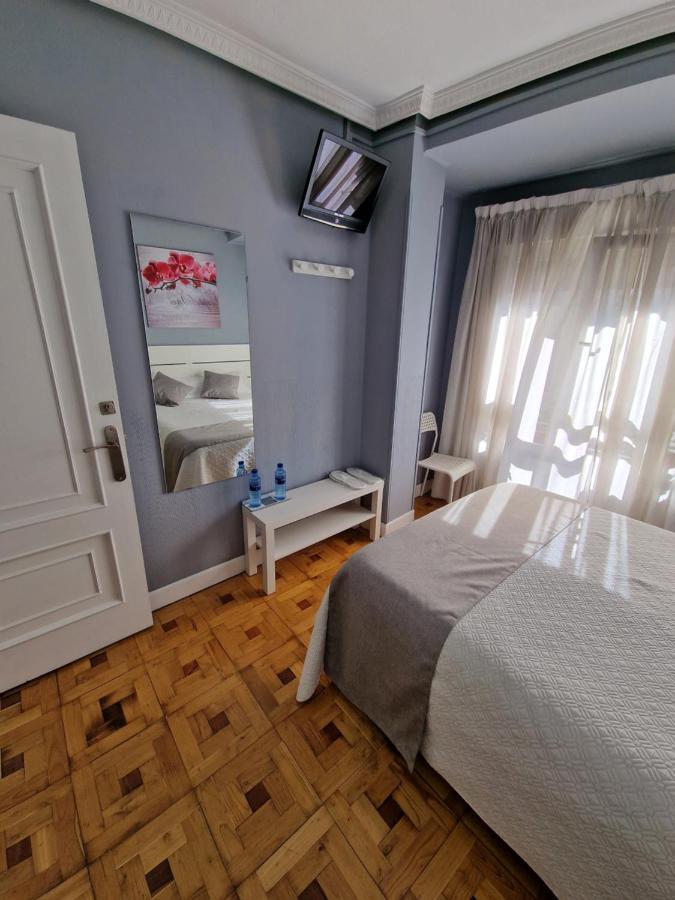 Hostal Fidalgo Oviedo Esterno foto