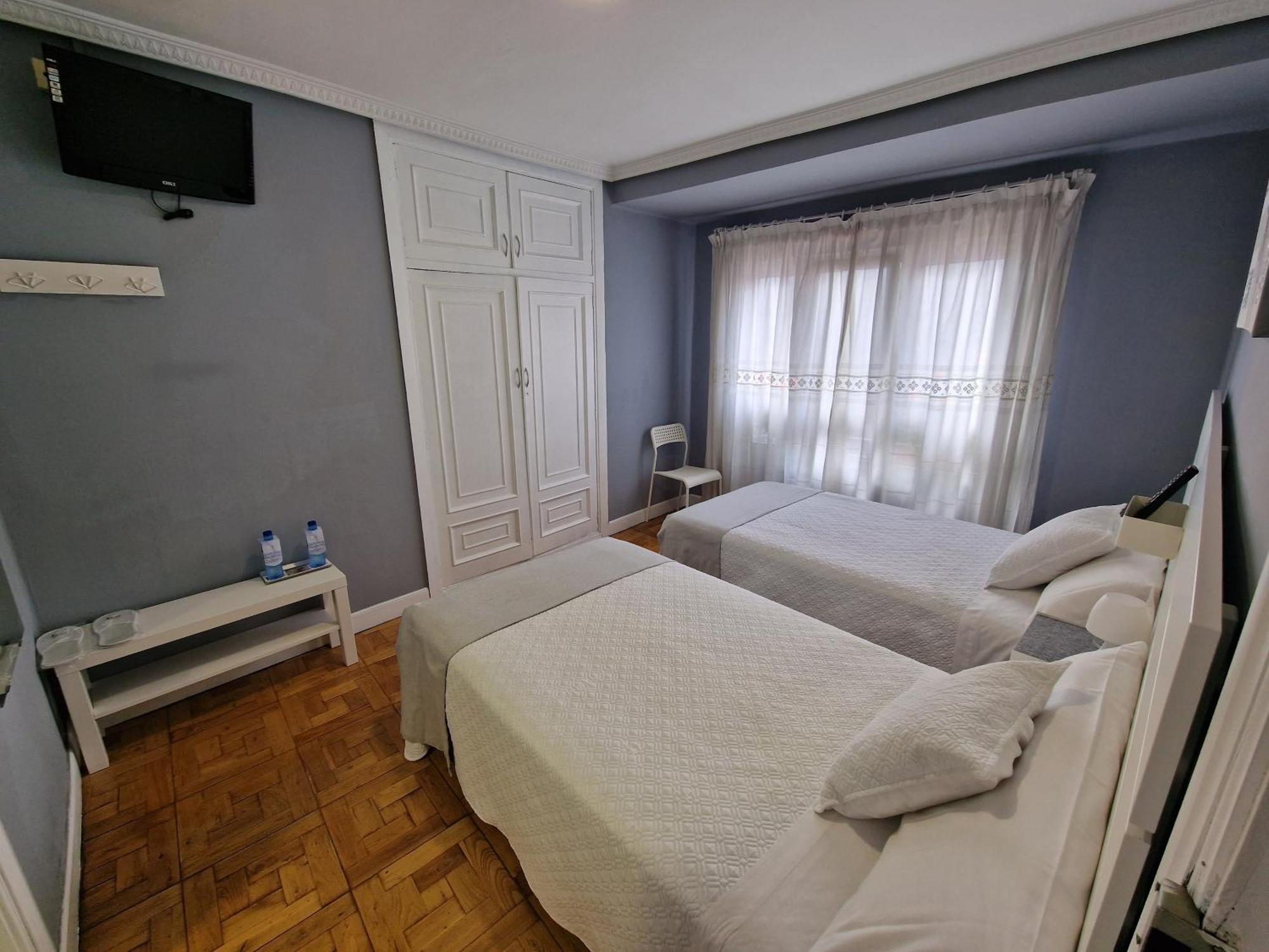 Hostal Fidalgo Oviedo Esterno foto